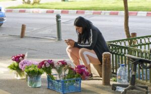 ショップ店員から20代でIT業界へ転職するためのステップは？