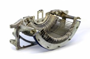 TypeScriptを未経験から学ぶ20代にとって可能なキャリアパスは？